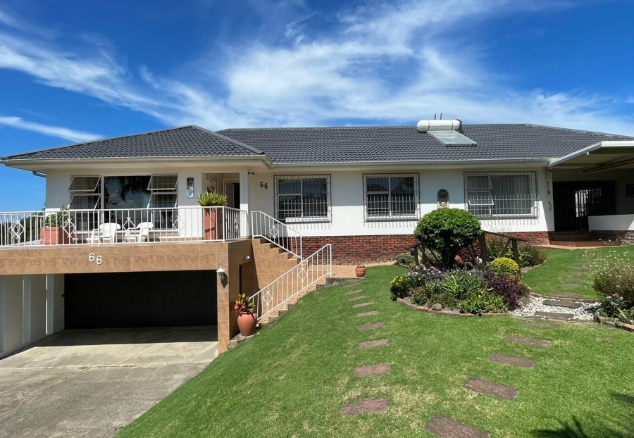 4 Bedroom Property for Sale in Beacon Bay Eastern Cape